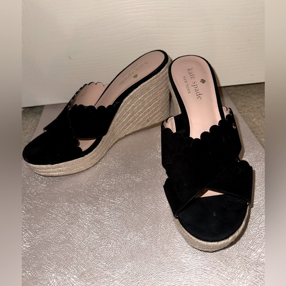 Kate Spade like new Black and Cream espadrille Wedge Sandals 6.5 vacation